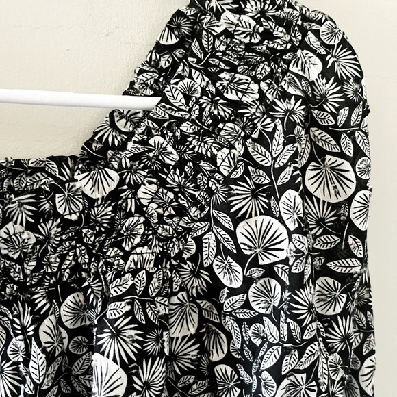 EUC LOFT Palm Smocked Square Neck Top - Picture 5 of 10